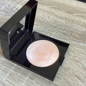 Laura Mercier Matte Radiance Backed Powder